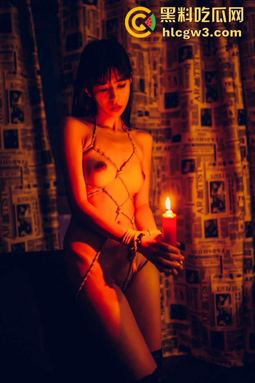 上海网黄『小喵呜』绿帽骚戏曝光 3P狂欢被肥胖男调教成免费肉便器 大鸡吧抽脸塞嘴 小脸肿成猪头喉咙快捅穿！-17