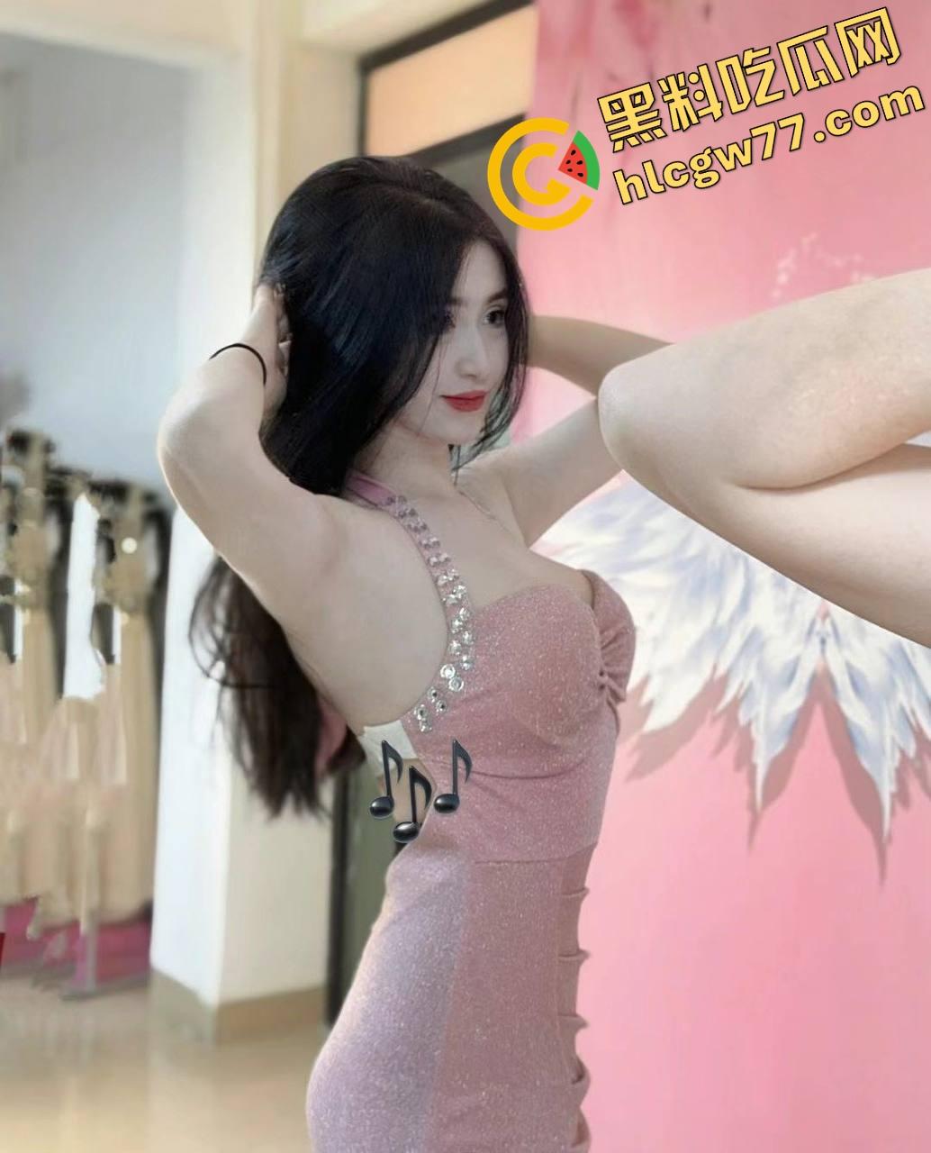 南湖师范小萝莉大开杀戒，粉嫩小穴被操到流浆，精液顺着腿根滑下双马尾一甩就让人忍不住冲上去狂干！-2